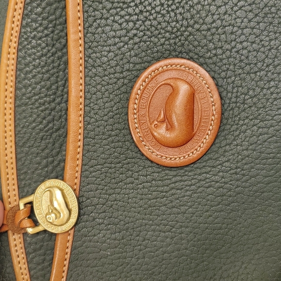 VINTAGE DOONEY AND BOURKE PURSE - Picture 5 of 6
